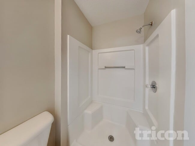 Building Photo - 204 Wexford Dr