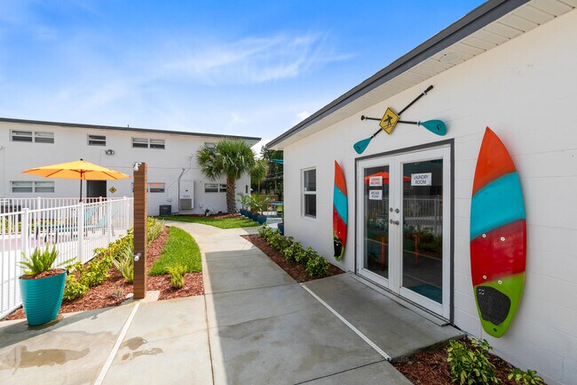 Building Photo - 1029 Park Dr
