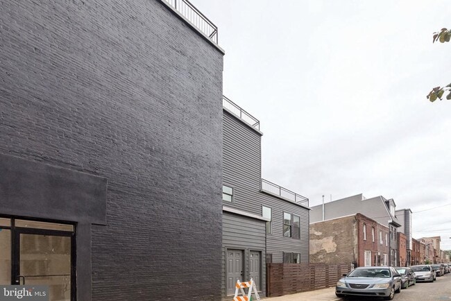 Building Photo - 1214 S 15th St