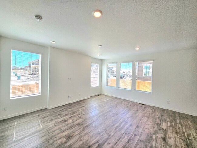 Building Photo - Paired Home in Dove Village: Spire 2 Story 3 Bed, 2.5 Bath Home with Upgrades