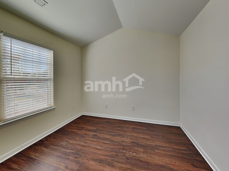 Building Photo - 147 Biscayne Terrace