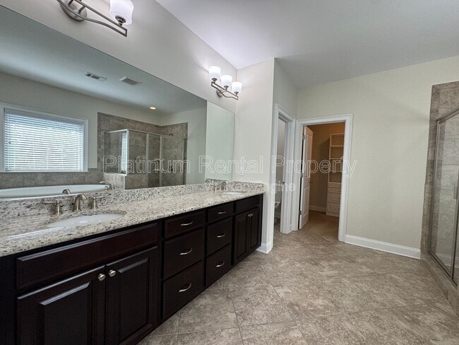 Building Photo - 3578 Strath Dr