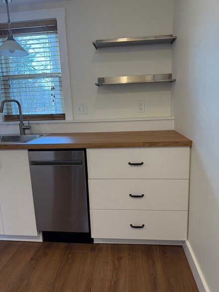 Building Photo - 30 Smith Bridge Rd