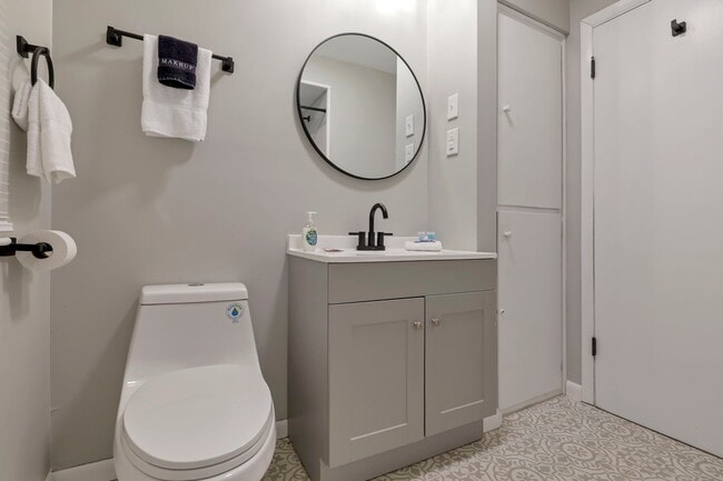 Building Photo - 1275 E Weber Rd