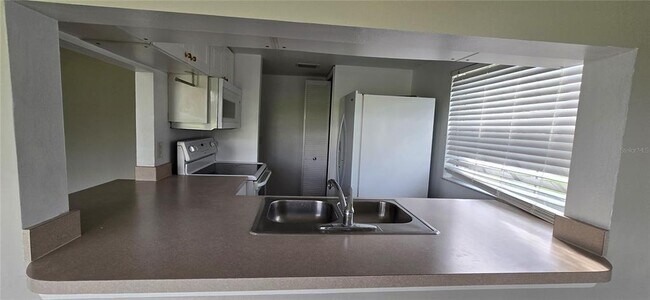 Building Photo - 372 Caribbean Dr