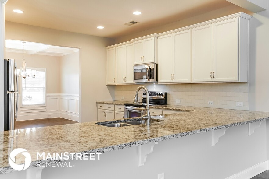 Building Photo - 418 Royal Oak Ln