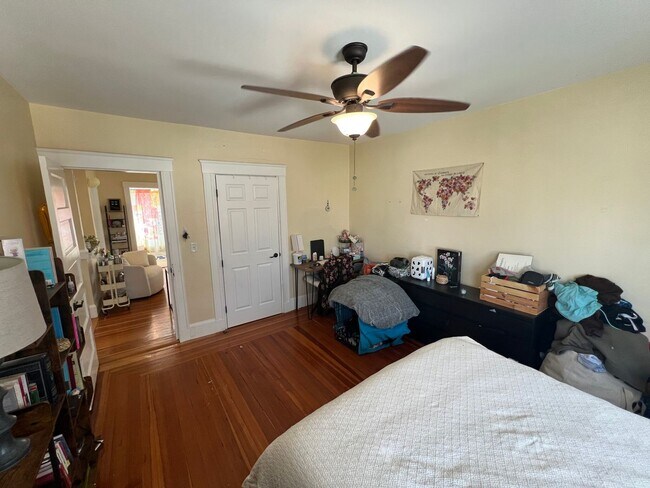 Building Photo - 9/1 Renovated 4BR/2BA with laundry in unit, AC near Porter/Harvard!