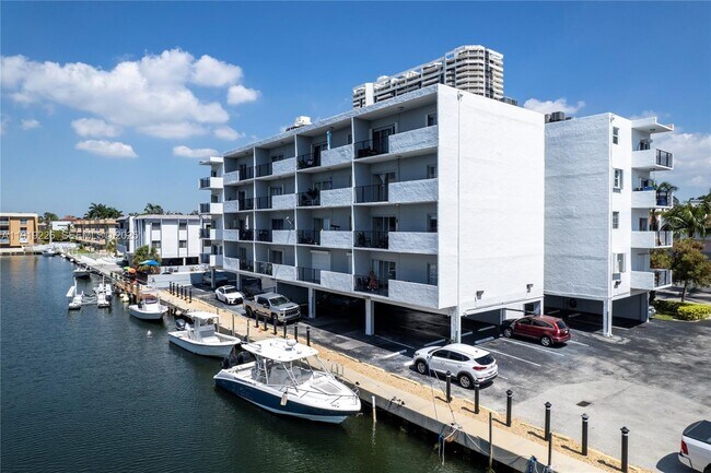 Building Photo - 3642 NE 171 St