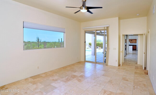 Building Photo - 12866 N High Hawk Dr