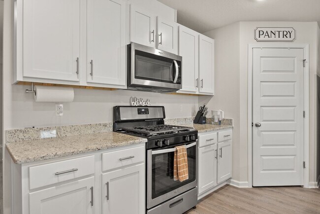 Building Photo - 4/2 Stunning Brick Home with community pool in Crestview