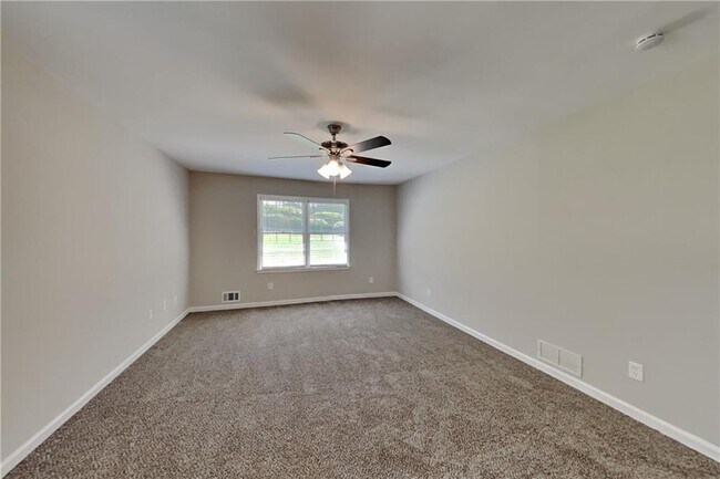 Building Photo - 2458 Zachary Woods Dr NW