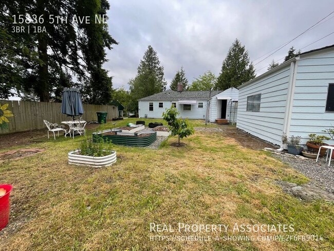 Building Photo - 15836 5th Ave NE