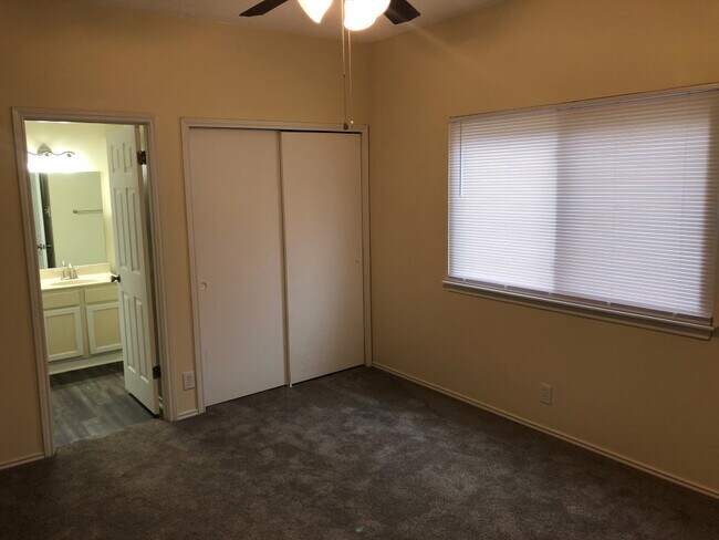 Building Photo - 3455 Ridge Country St