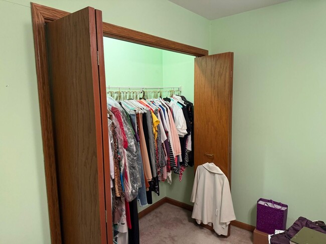 Building Photo - 229 Shea Dr