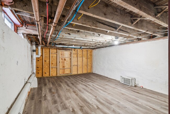 Building Photo - 2626 Master St