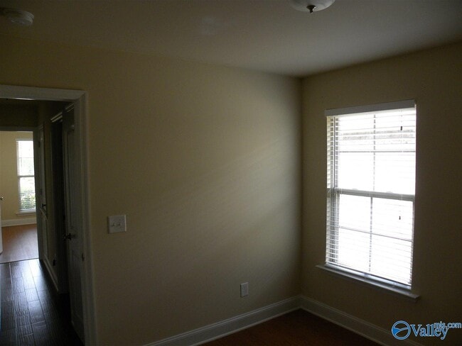 Building Photo - 708 Oak Cove Ln NW