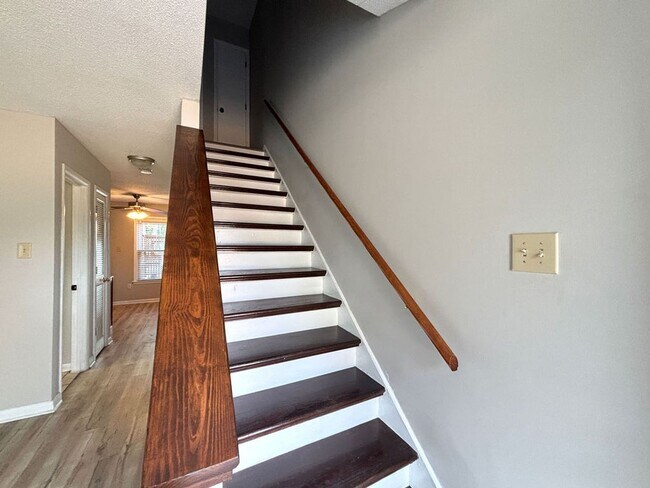 Building Photo - Available now. Water included! Great 2BR/1.5 BA Townhouse in Central James Island!