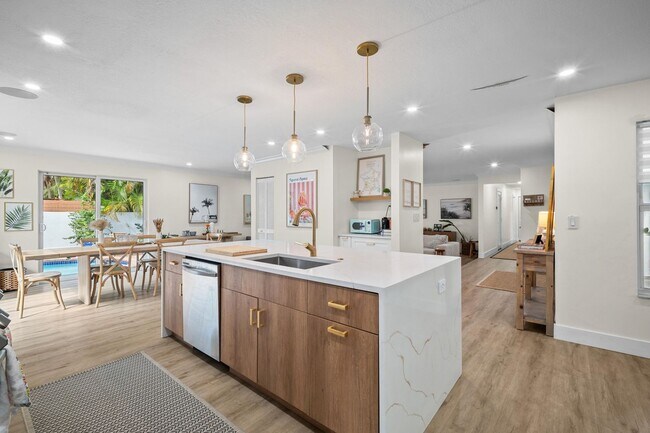 Building Photo - 2421 SW 29th Way