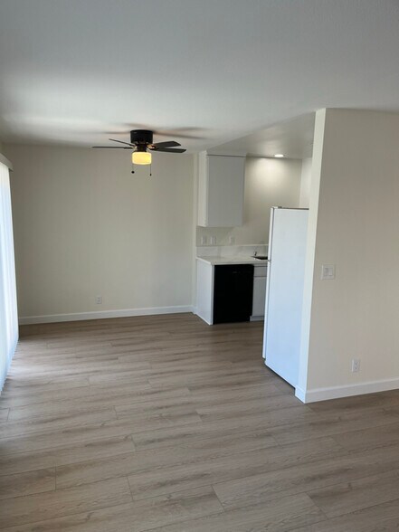 Building Photo - 8551 Via Tina