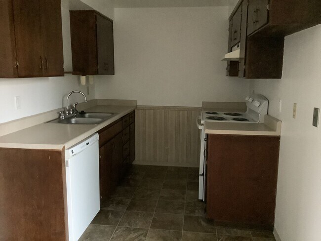 Building Photo - Bluebell Duplex