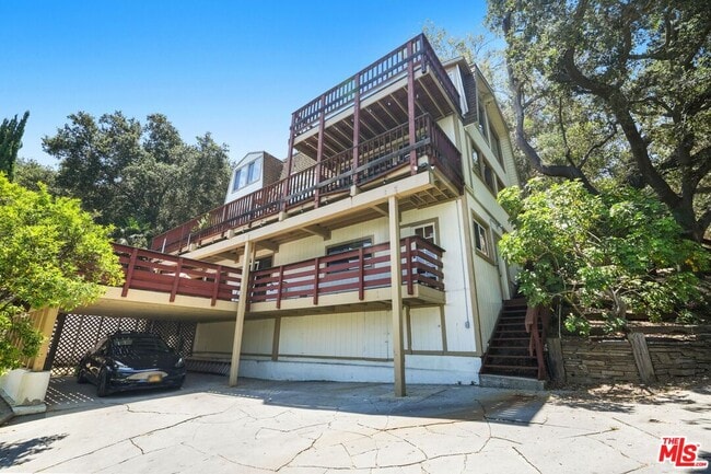 Building Photo - 22013 Alta Dr