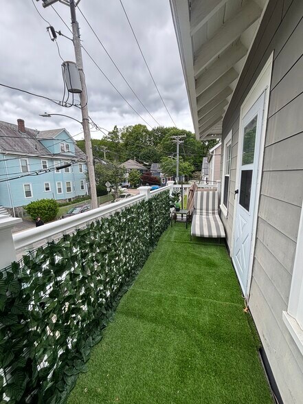 Building Photo - 17 Lesher St