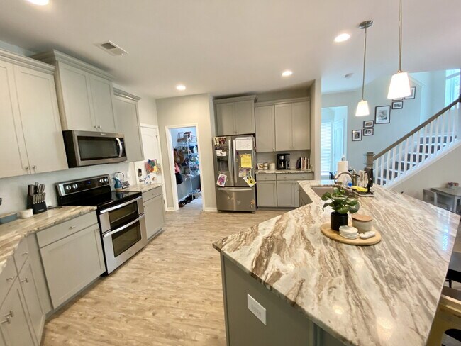 Building Photo - Single Family Home for Rent in Palmetto Point