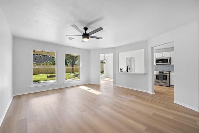 Building Photo - 22823 Tara Way Dr