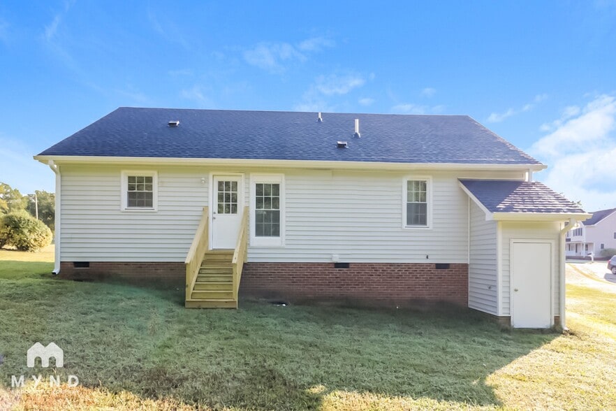 Building Photo - 1084 Holly Pointe Dr