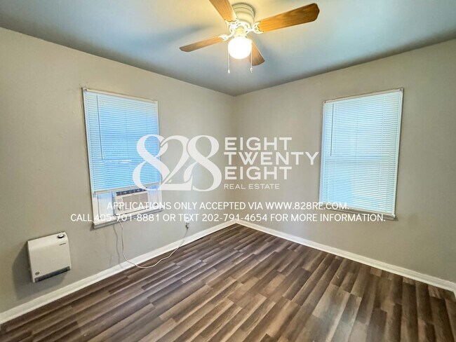 Building Photo - Charming 2 Bedroom/1 Bathroom Single Famil...