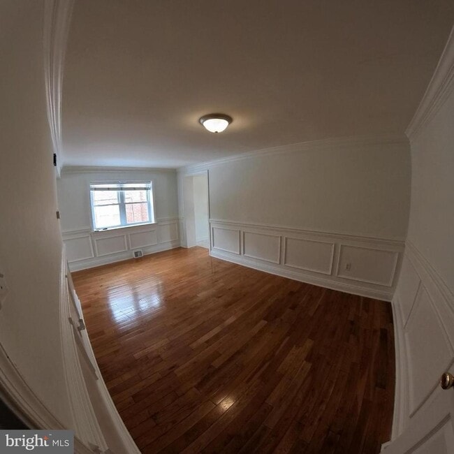 Building Photo - 2620 Taunton St