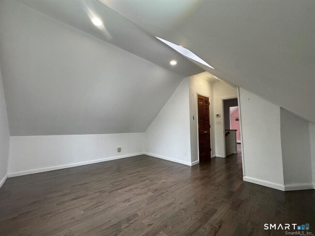 Building Photo - 165 Greenfield Dr