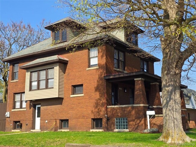 Building Photo - 26850 Seven Mile W