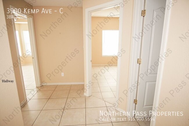 Building Photo - 3 Bedroom Apt Close to Fort Bliss!