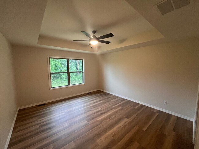 Building Photo - Beautiful, brand-new, 3-bedroom, 2-bath home in Nixa with a 3-car garage.