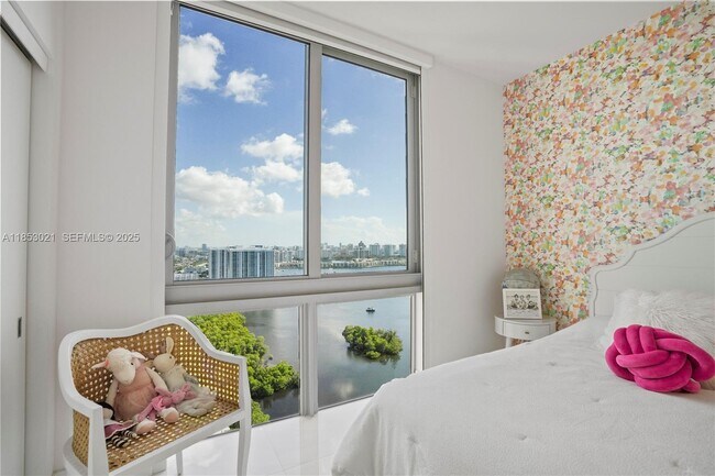 Building Photo - 16385 Biscayne Blvd