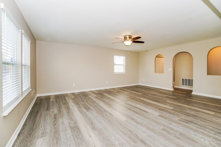 Building Photo - 4877 Grimm Dr
