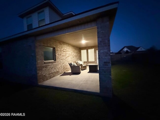 Building Photo - 401 Eastwood Dr