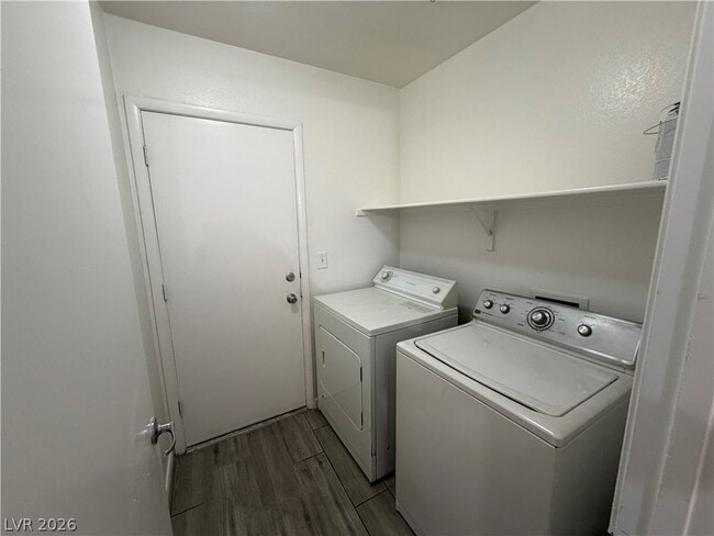 Building Photo - 5905 Silver Heights St