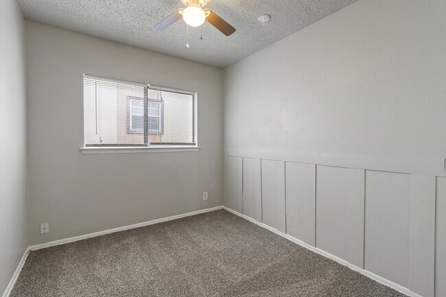 Building Photo - 6618 Swiss Oaks Dr
