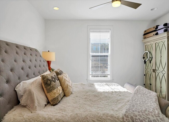 Building Photo - 175 Christian Dr