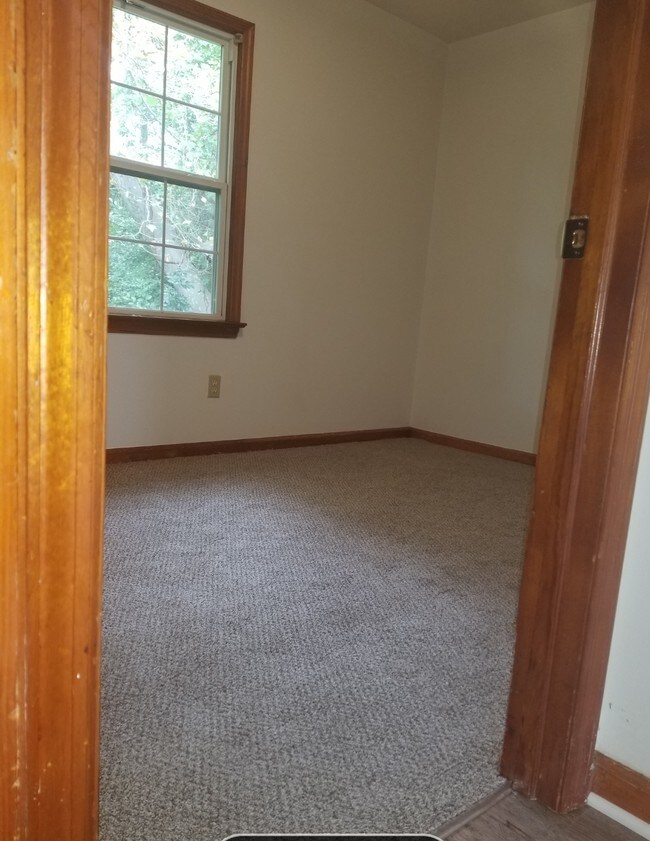 Building Photo - 1252 Gatewood Rd