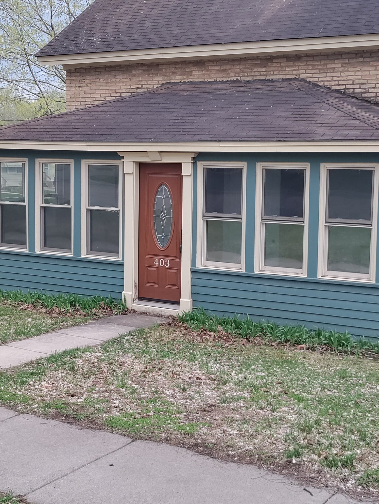 front door - 403 W 1st St