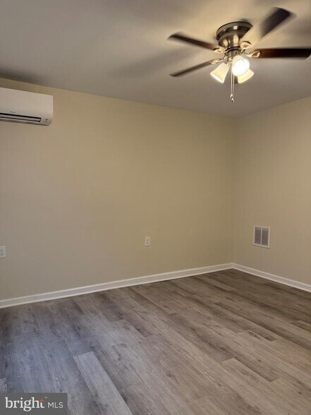 Building Photo - 105 Hickman Rd