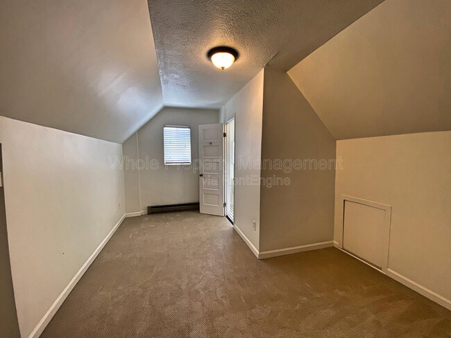 Building Photo - 715 Elati St