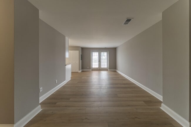 Building Photo - 5630 Pershing Ave