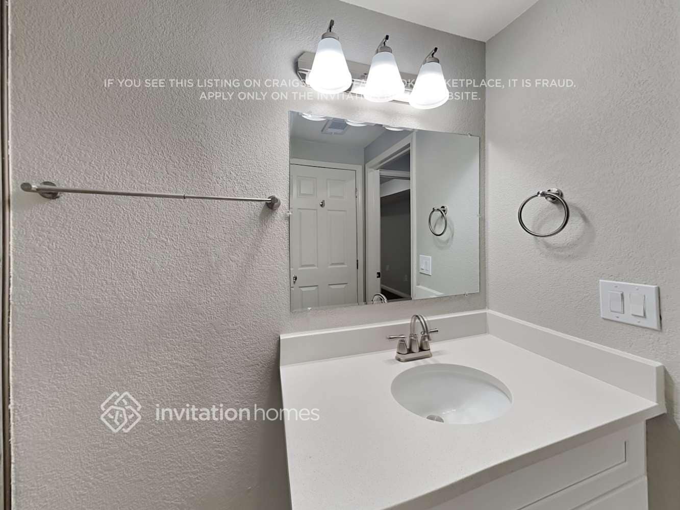 Building Photo - 6142 Oakwood Blvd