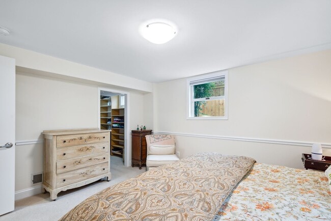 Building Photo - Totally update and impeccably maintained 4...