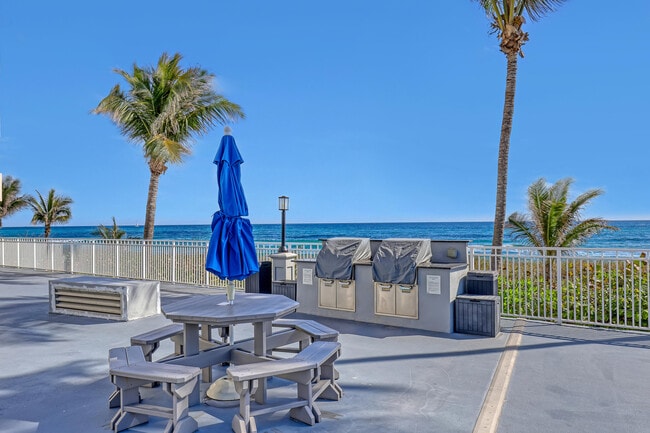 Building Photo - 3221 S Ocean Blvd