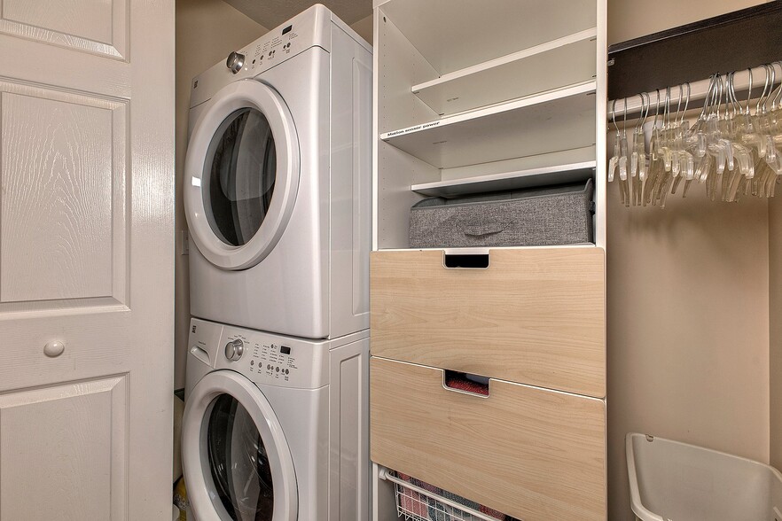 Building Photo - 304 Chanticleer Cir